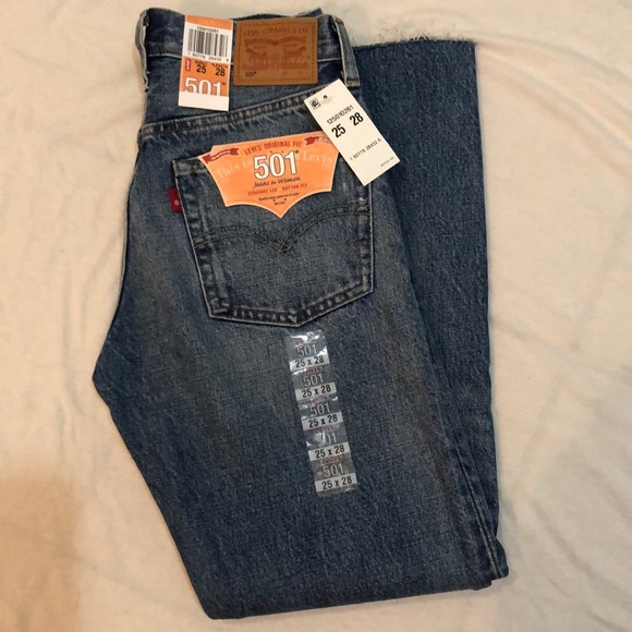 Levi's Denim - FLASH SALE⚡️ Levi’s 501 straight leg jeans raw hem